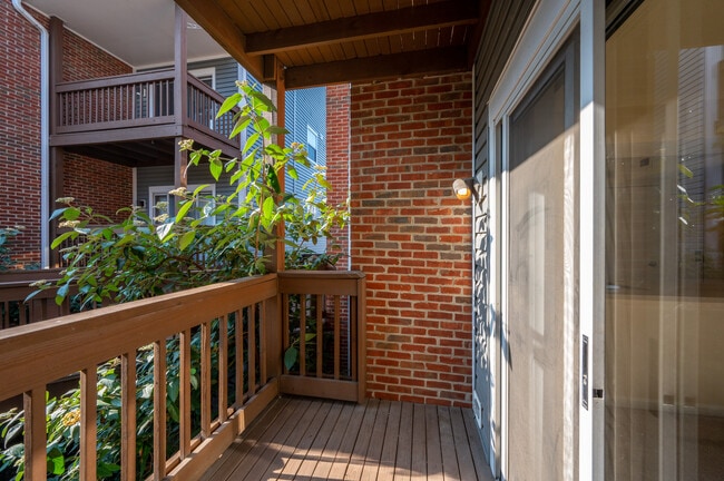 Foto del edificio - Highland Commons Apartments