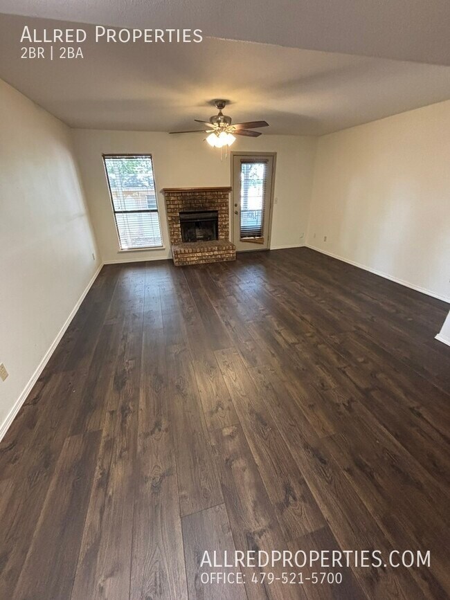 Foto del edificio - 2481 N Brophy Ave
