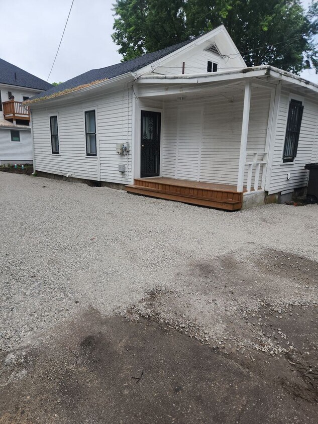 Primary Photo - 2 BR House in West Central