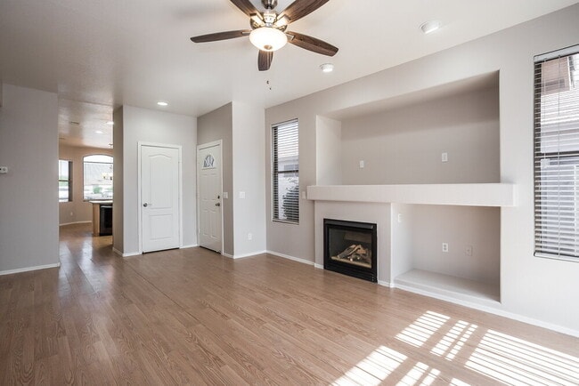 Building Photo - 6601 W Lawrence Ln