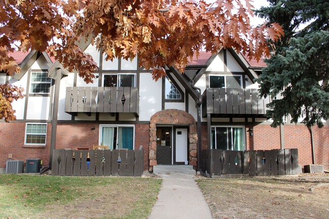 Foto del edificio - Bright 1st floor 2-bedroom condo at Arborwood