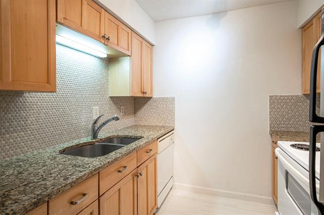 Foto del edificio - 5812 Milton St