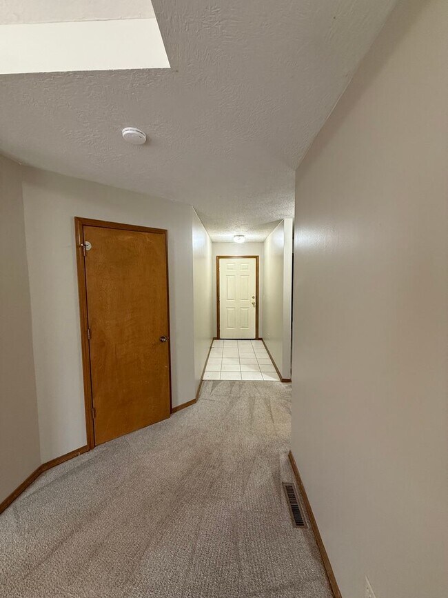 Foto del edificio - 2 bed 2 bath duplex