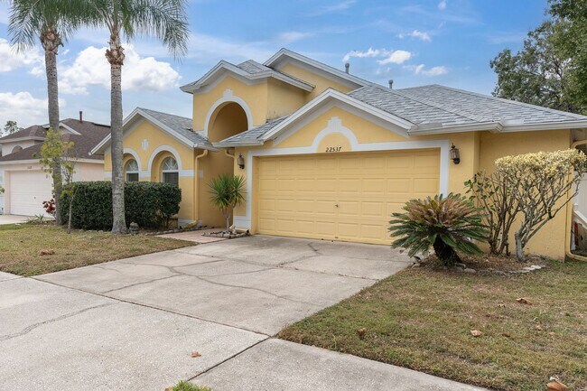 Foto del edificio - Large Spacious 4 bedroom 2 bath