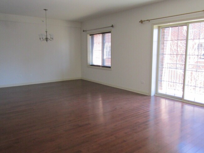 Foto del edificio - 1033 Peterson Ave
