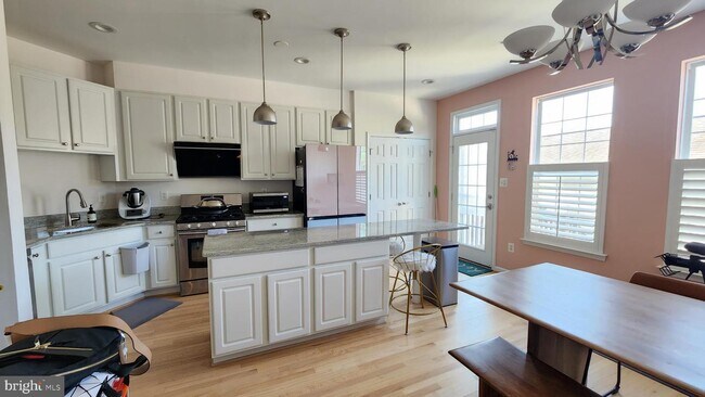 Foto del edificio - 124 Golden Ash Way