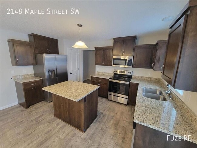 Building Photo - 2148 Maple St SW