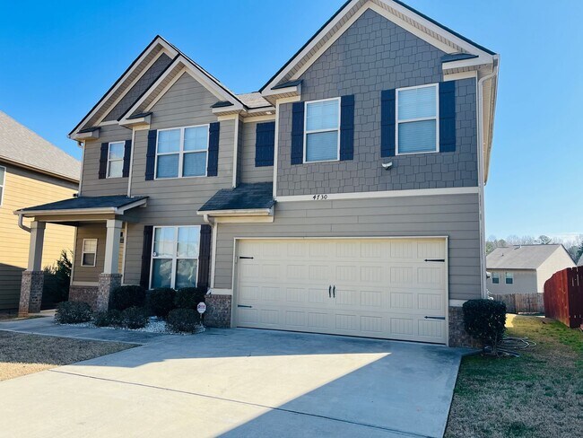 Building Photo - Beautiful 4 bedroom, 2.5 bathroom home In ...