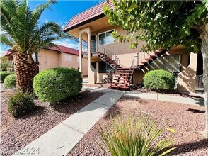 Building Photo - 2920 E Siki Ct