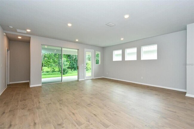 Foto del edificio - 8126 Trimbelle Ter