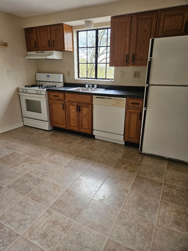 Building Photo - 609 Tingley Ave