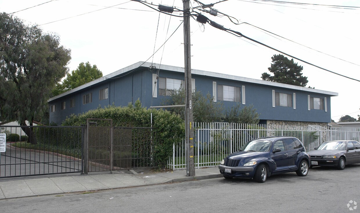 Building Photo - 2518 Manchester Ave