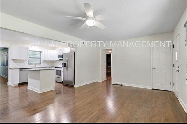 Foto del edificio - 6406 W 72nd Terrace