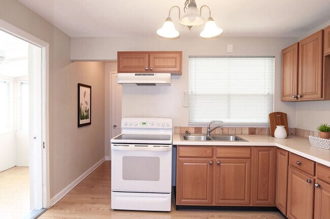 Foto del edificio - Half Off! 2 Bedroom, 1 Bathroom Home for R...