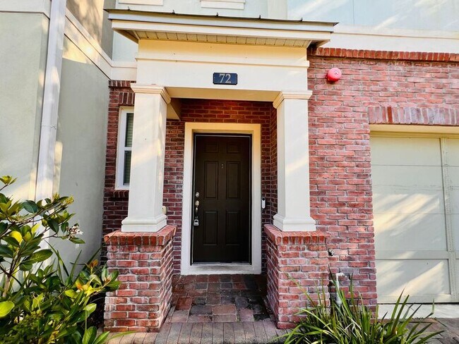 Building Photo - 72 Zamora Pl