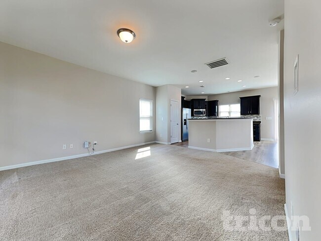 Foto del edificio - 539 Branch Wood Dr