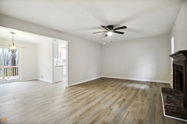 Building Photo - 5015 Chartley Cir SW
