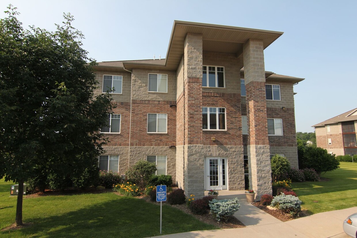 Primary Photo - 4385 Berkeley Ln