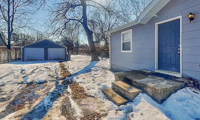 Building Photo - 7109 E 14th St