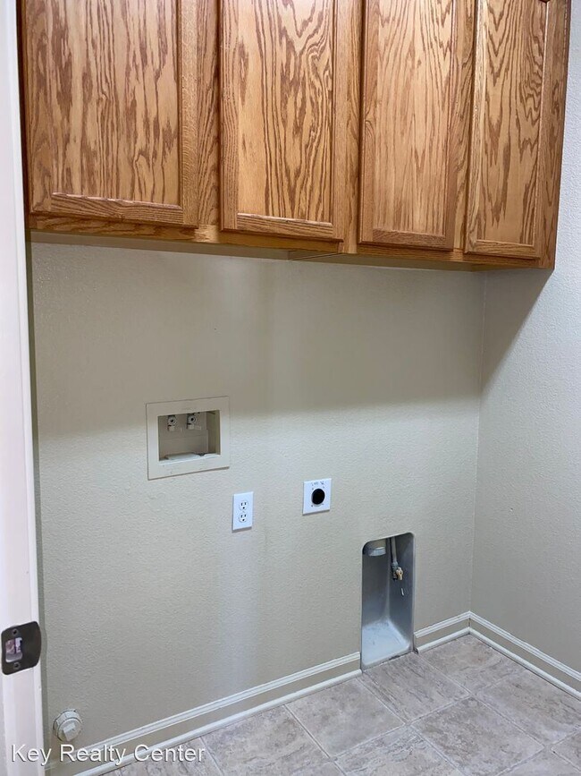 Foto del edificio - 5 br, 3 bath House - 8604 Neopolitan Way