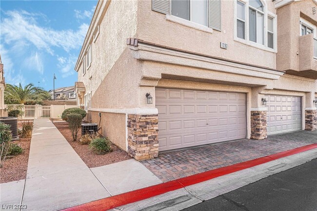 Building Photo - 1293 Large Cap Dr