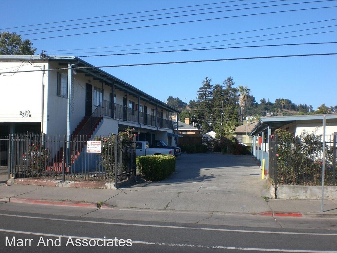 Primary Photo - 2 br, 1 bath Apartment - 9300 Bancroft Ave