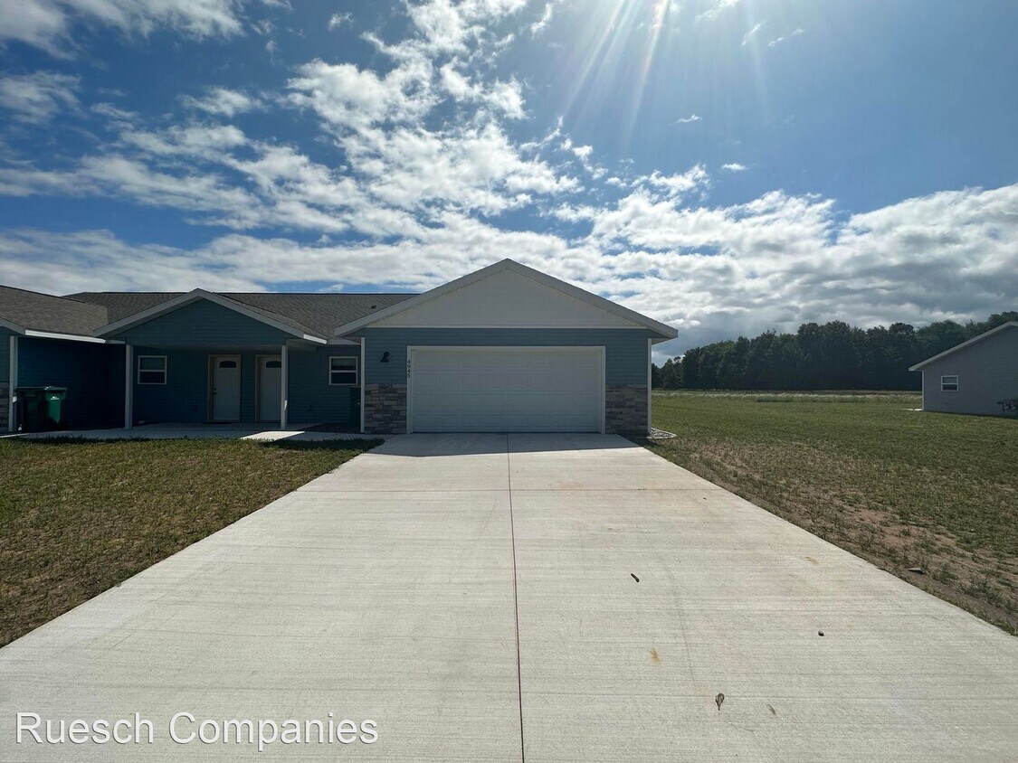 Primary Photo - 3 br, 1.5 bath House - 4945 Well Road