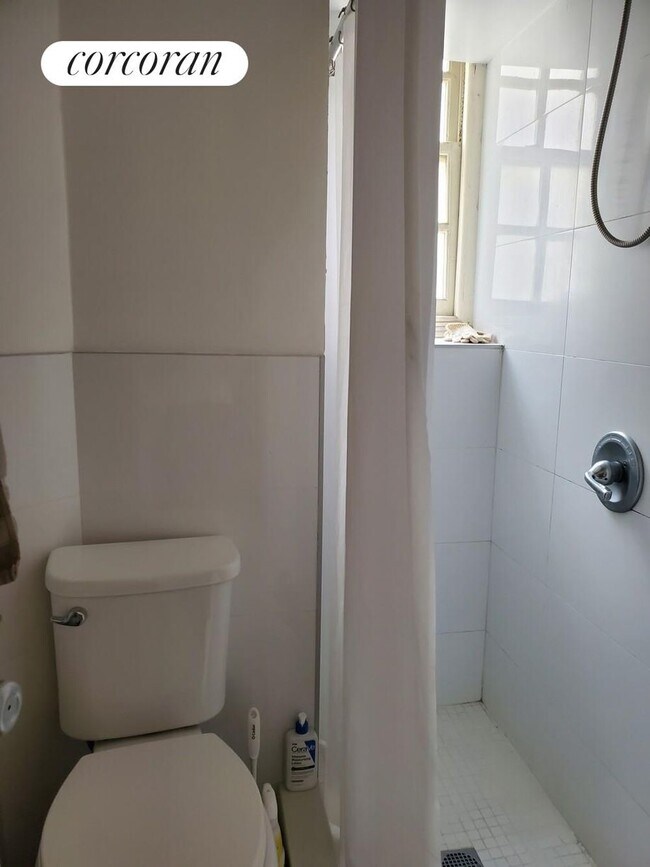 Foto del edificio - 517 E 77th St