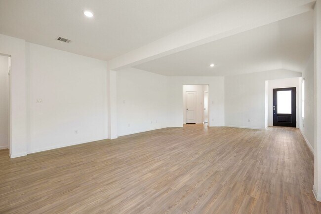 Foto del edificio - **4 Weeks Free With a 18 Month Lease!!** Spacious 4 Bed | 2 Bath Home in San Antonio with Modern ...
