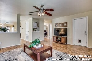 Foto del edificio - 8719 Shaenwest