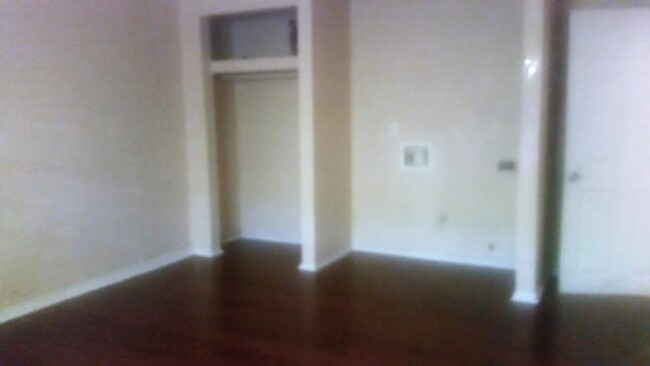 Building Photo - 269 N San Joaquin Ave
