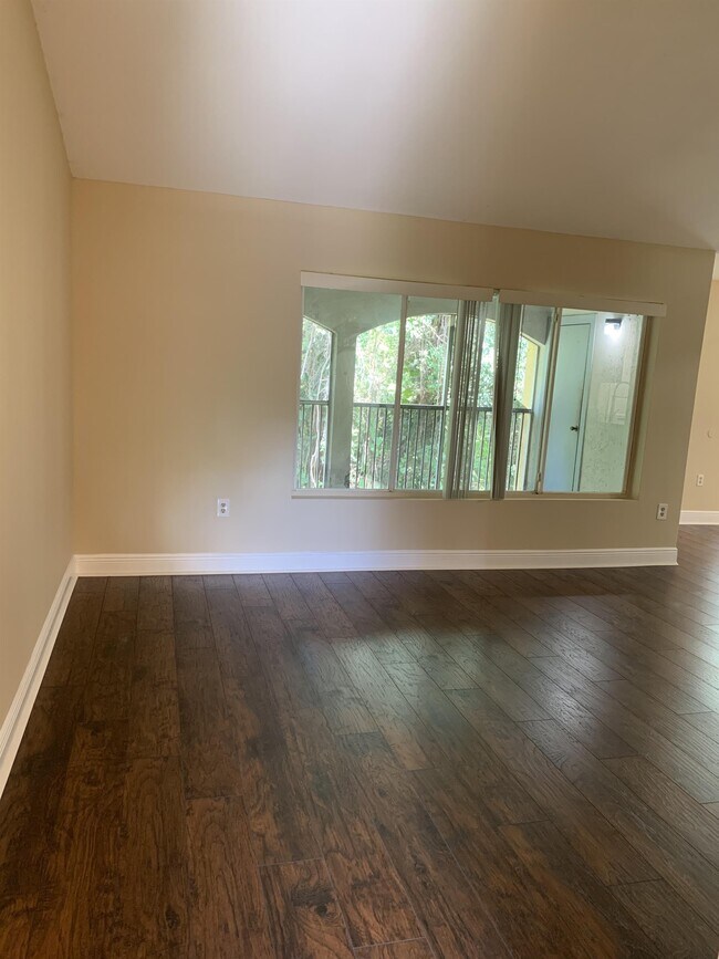 Foto del edificio - 2440 NW 33rd St