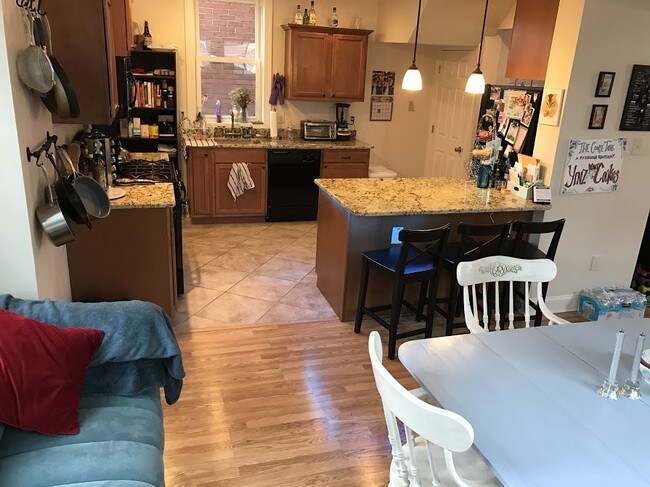 Foto del edificio - 4634 Carlton St