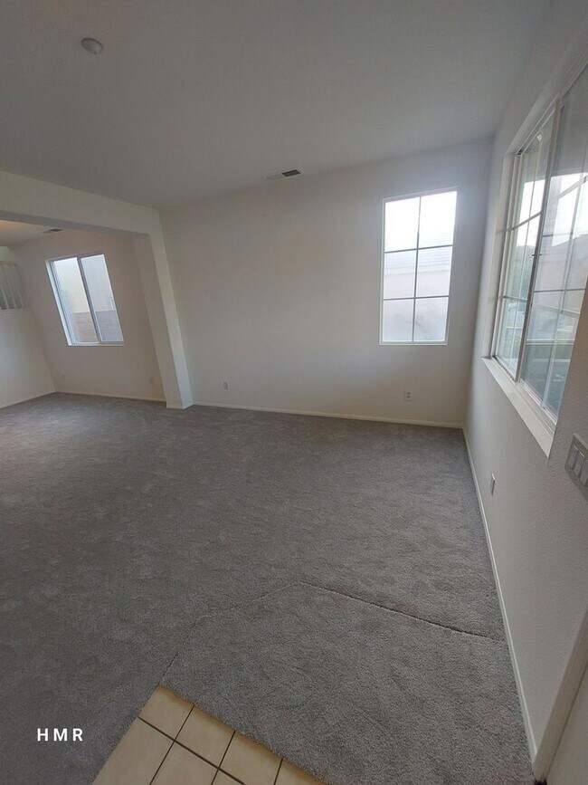 Building Photo - Stunning Two-Story Home with 4 Bedrooms an...
