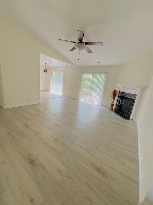 Primary Photo - 607 Buckskin Ln