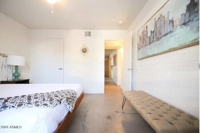 Foto del edificio - 8021 E Osborn Rd