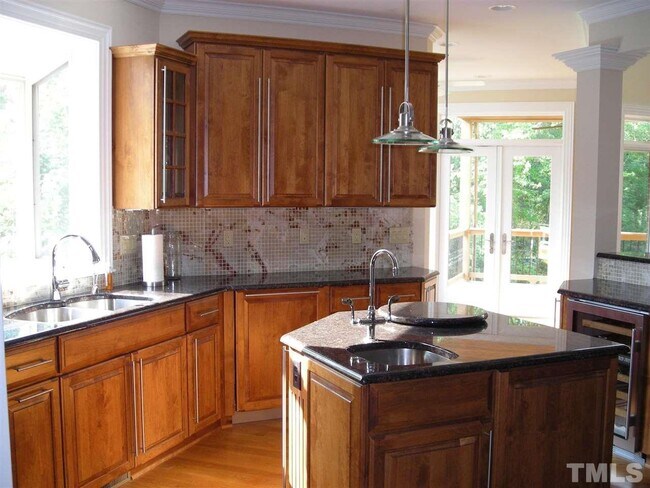 Foto del edificio - 3426 Fairway Ln