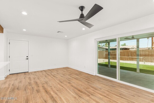 Foto del edificio - 3016 E Turney Ave