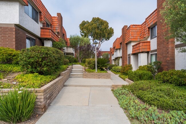 Building Photo - 28033 Ridgebluff Ct