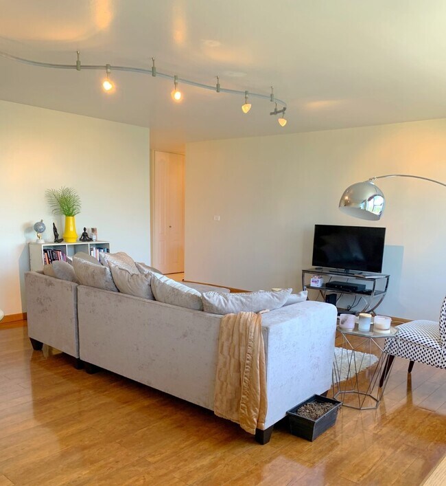 Foto del edificio - 4250 N Marine Dr