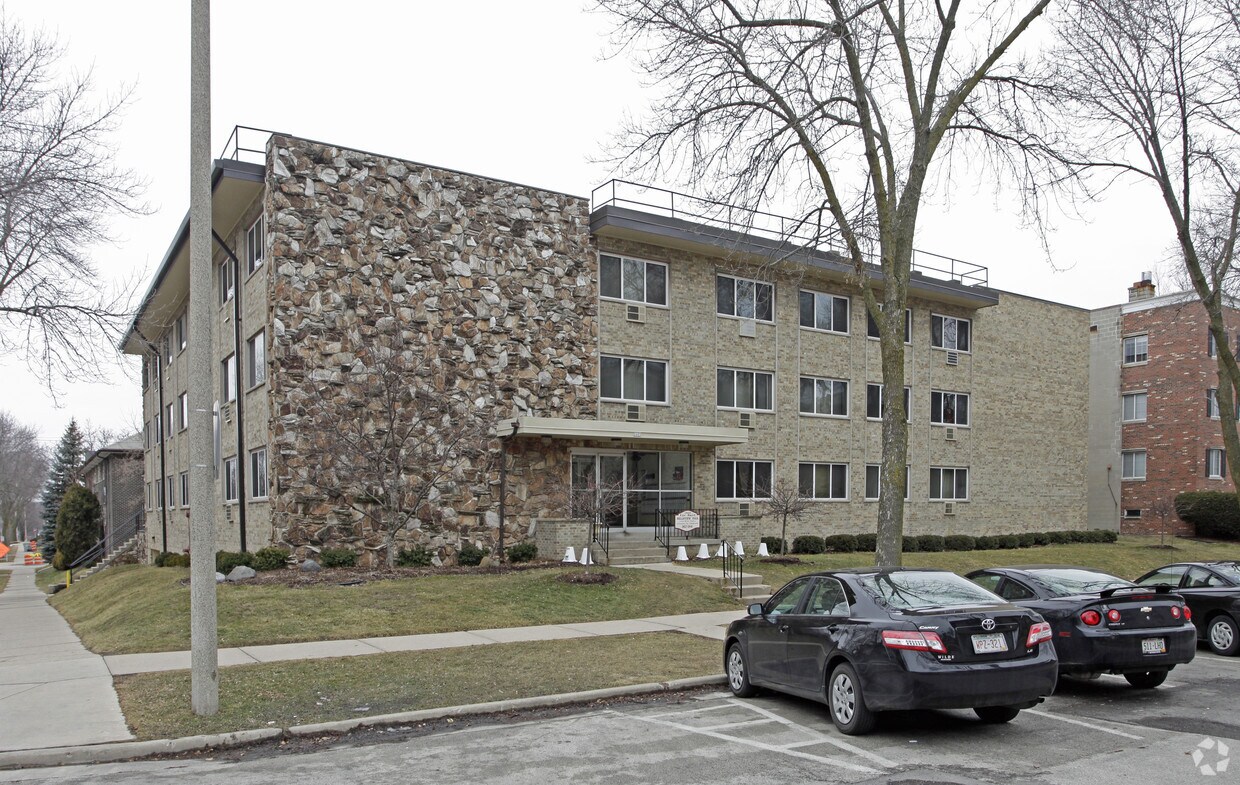 Belleview Park Apartments in Milwaukee, WI