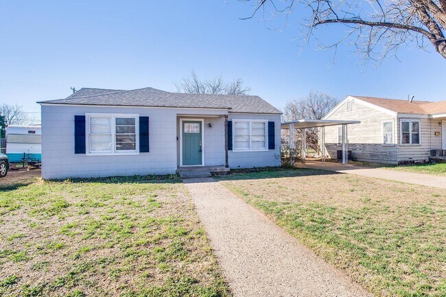 Building Photo - Update Two Bedroom With Modern Flair Conve...