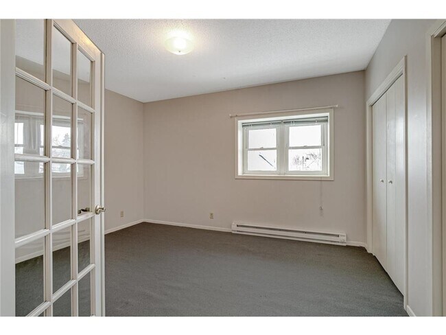 Building Photo - 3738 Chicago Ave