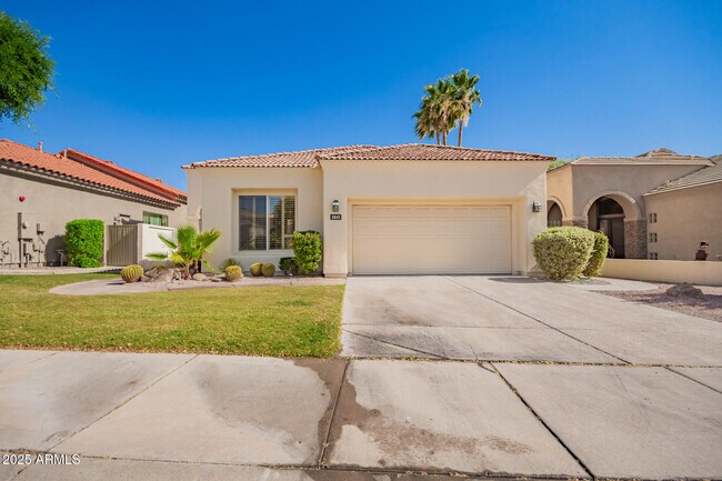 Building Photo - 11645 E Bella Vista Dr