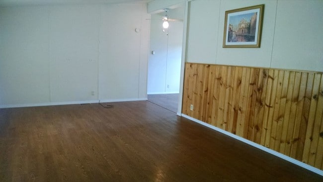 Building Photo - 3 br, 2 bath House - 197 Brunner Rd.
