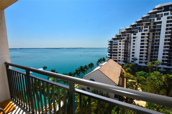 Foto del edificio - 540 Brickell Key Dr