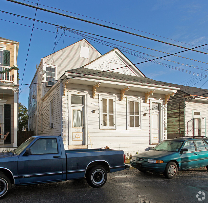 Primary Photo - 4831-4833 Coliseum St