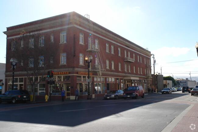 Building Photo - Metropolitan Hotel