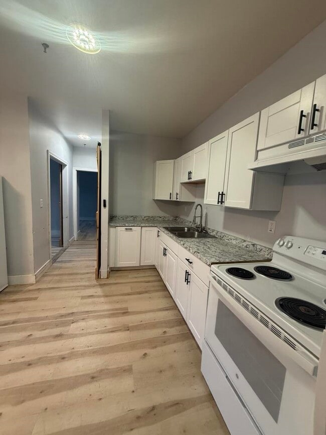 Building Photo - 41-43 Central St