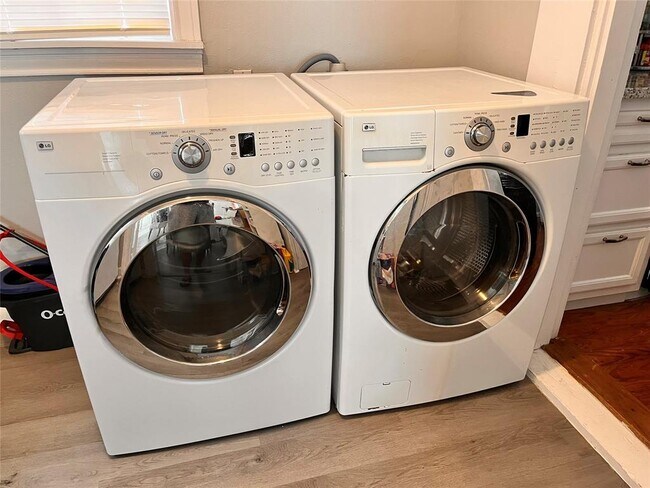 Foto del edificio - 4425 Ione St